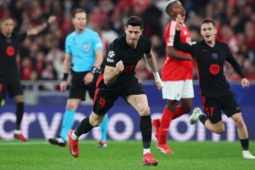 欧宝体育-赛前突围战来临，利物浦围绕西甲强势反弹，媒体盛赞，更衣室氛围转暖