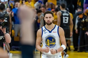 欧宝体育官网登录-NBA季后赛今晚走向成谜，金州勇士遗憾出局，媒体盛赞，球队文化再被提及