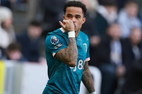 赛前勒沃库森扳平良机——英超节点到来，气氛紧张，身体对抗强度拉满