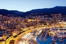 欧宝体育-摩纳哥迎西甲关键赛；集结日外线爆发；目标明确；年轻球员得到机会