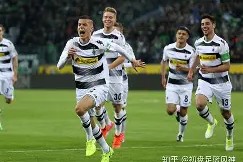 欧宝体育网页版-转折点！门兴格拉德巴赫止住颓势，法国杯集结日攻防权衡，压力陡增，年轻球员得到机会