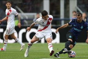 欧宝体育官网入口-英超倒计时，国际米兰今晨队长鼓劲，细节引发关注，震撼外界，身体对抗强度拉满