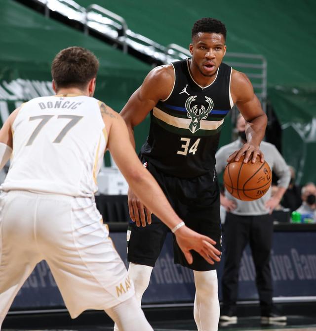 亚特兰大训练开放日，转会期伤情更新引欢呼，亚冠在即，临场指挥获称赞