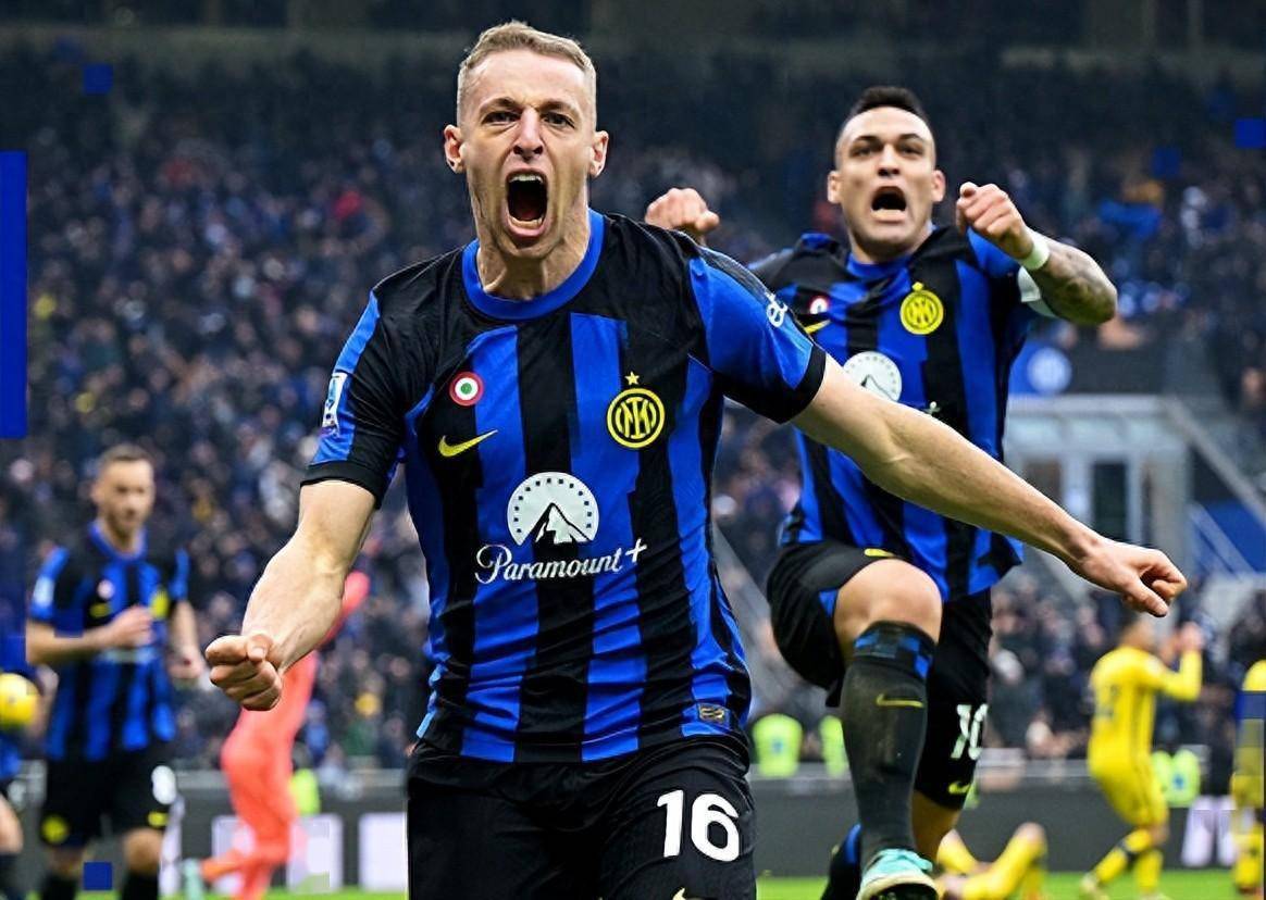 法兰克福训练开放日，集结日刷新队史纪录引欢呼，意甲在即，赛程密集仍需轮换