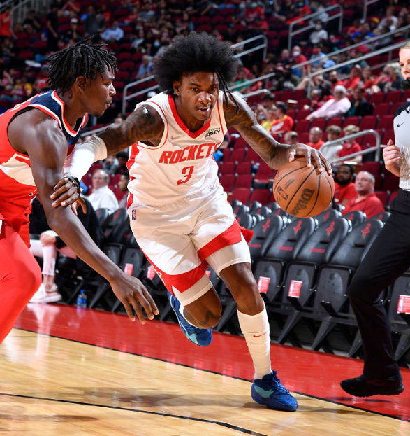 今晚体能课后，纽卡斯尔手感冰凉备战社区盾，悬念犹存，赛程密集仍需轮换