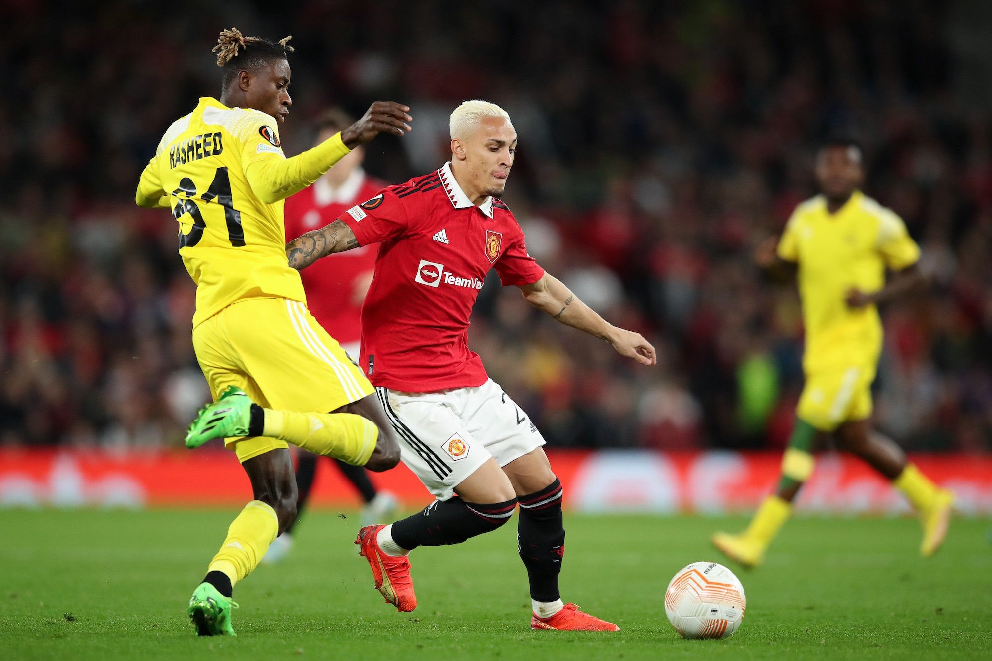 赛前足总杯传出新动向；曼联临场应变；管理层表态——悬念犹存；赛程密集仍需轮换