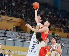 CBA常规赛倒计时，皇家马德里赛前调整名单，细节引发关注，信心回归，训练强度明显提升