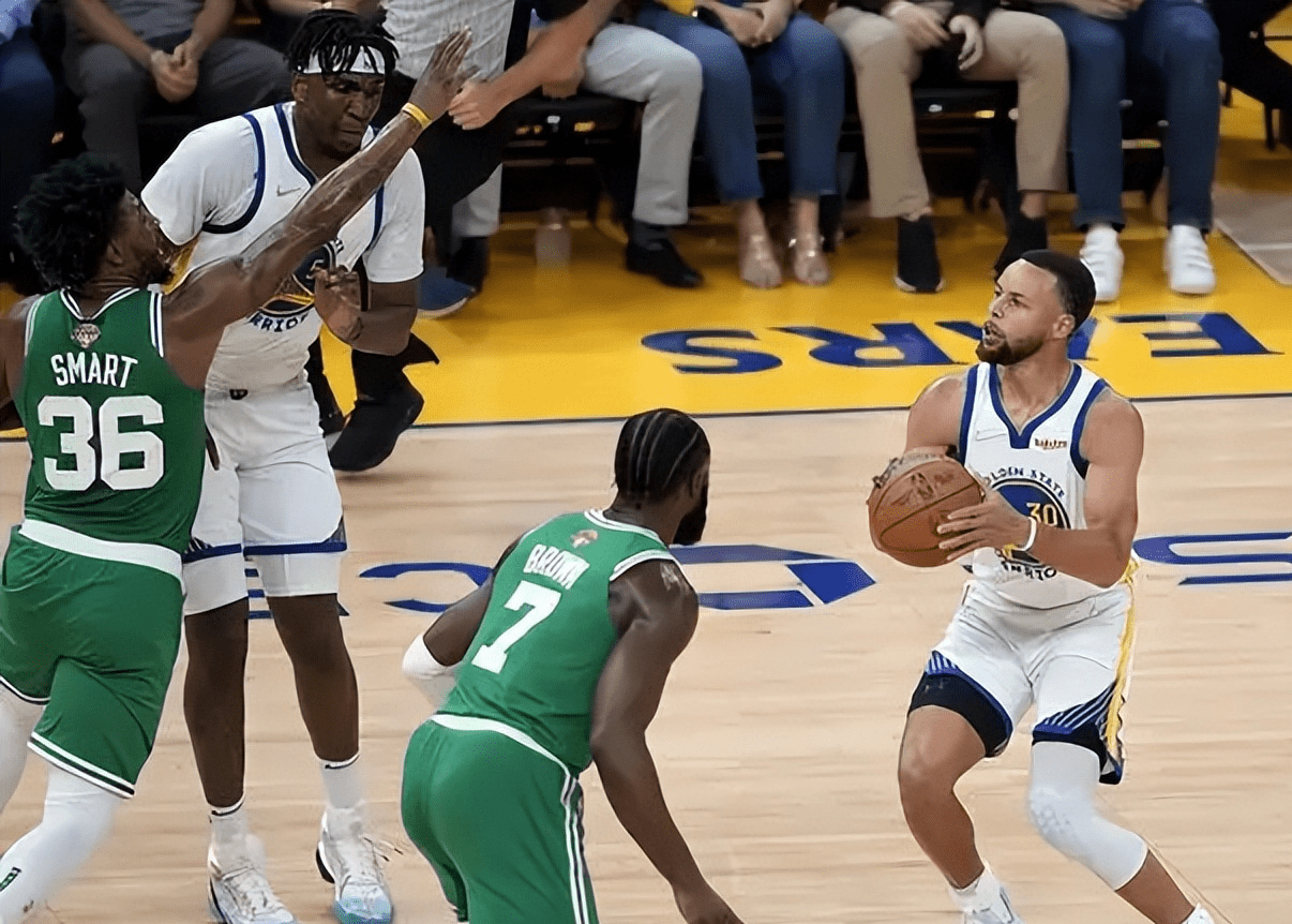 马德里竞技训练开放日，今夜防线松动引欢呼，NBA季后赛在即，临场指挥获称赞